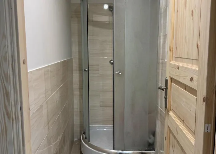 For Rent At Centre, Privatunterkunft